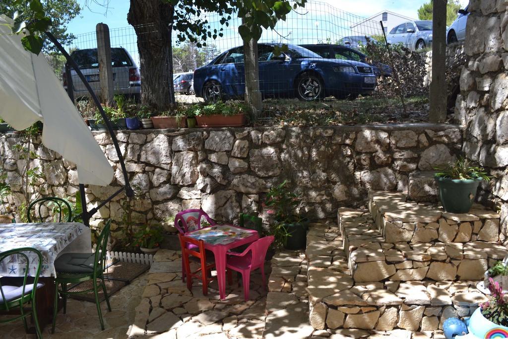 Apartmani Jenny I Tania Lopar Εξωτερικό φωτογραφία