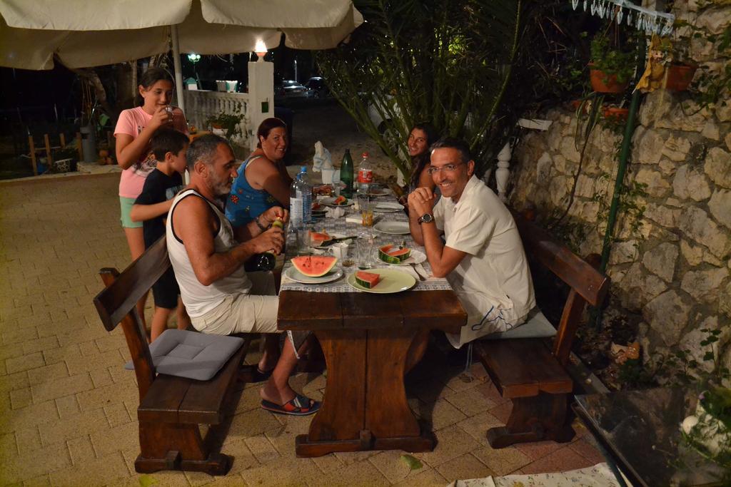 Apartmani Jenny I Tania Lopar Εξωτερικό φωτογραφία