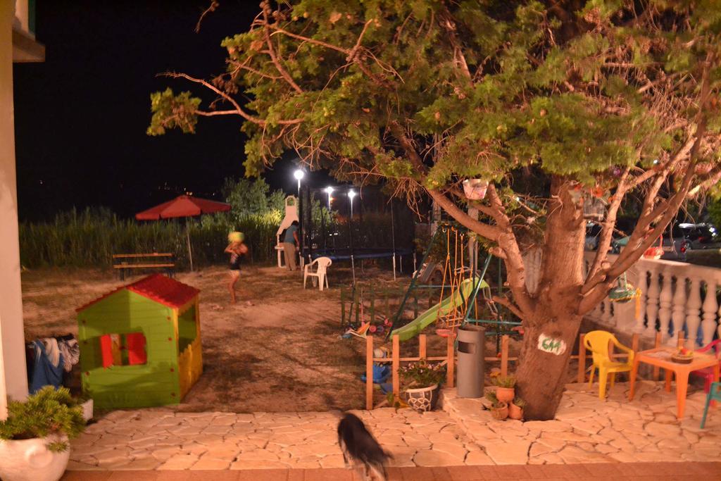 Apartmani Jenny I Tania Lopar Εξωτερικό φωτογραφία