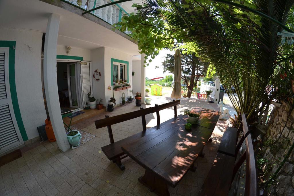 Apartmani Jenny I Tania Lopar Εξωτερικό φωτογραφία