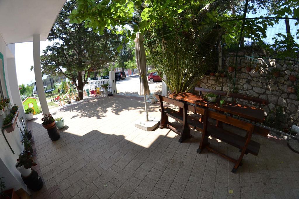 Apartmani Jenny I Tania Lopar Εξωτερικό φωτογραφία